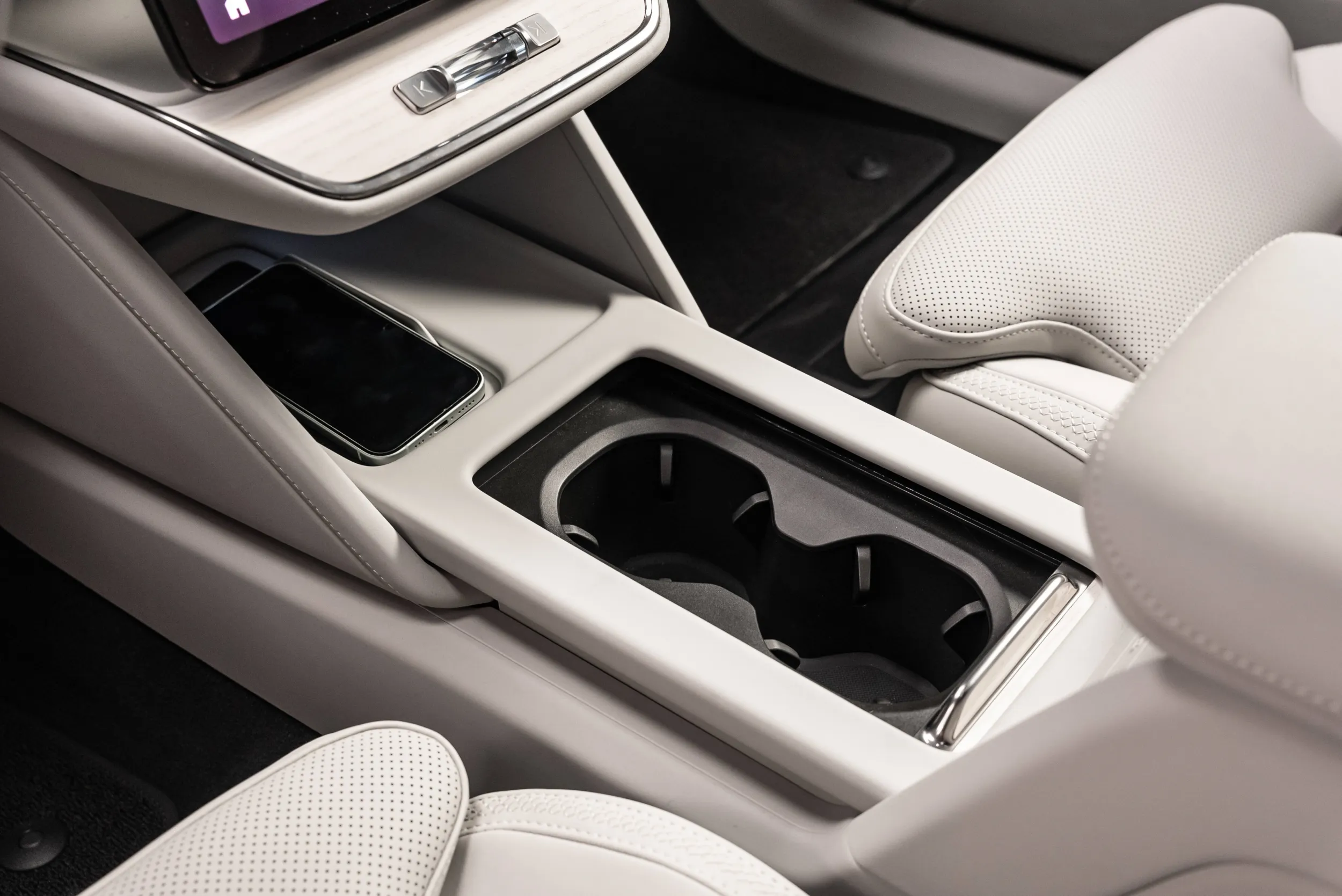 Volvo ES90