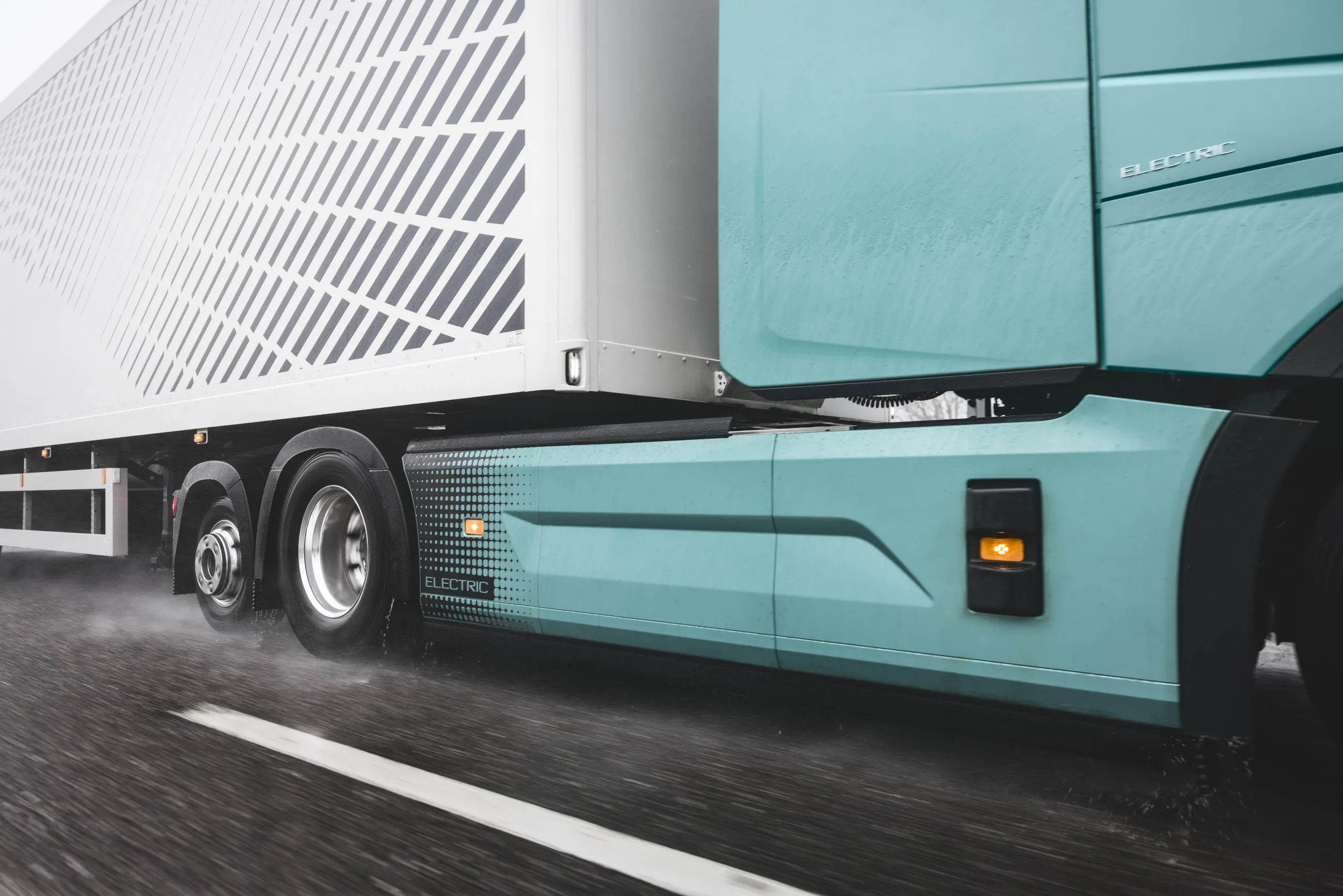 Volvo FH Aero Electric E-axle