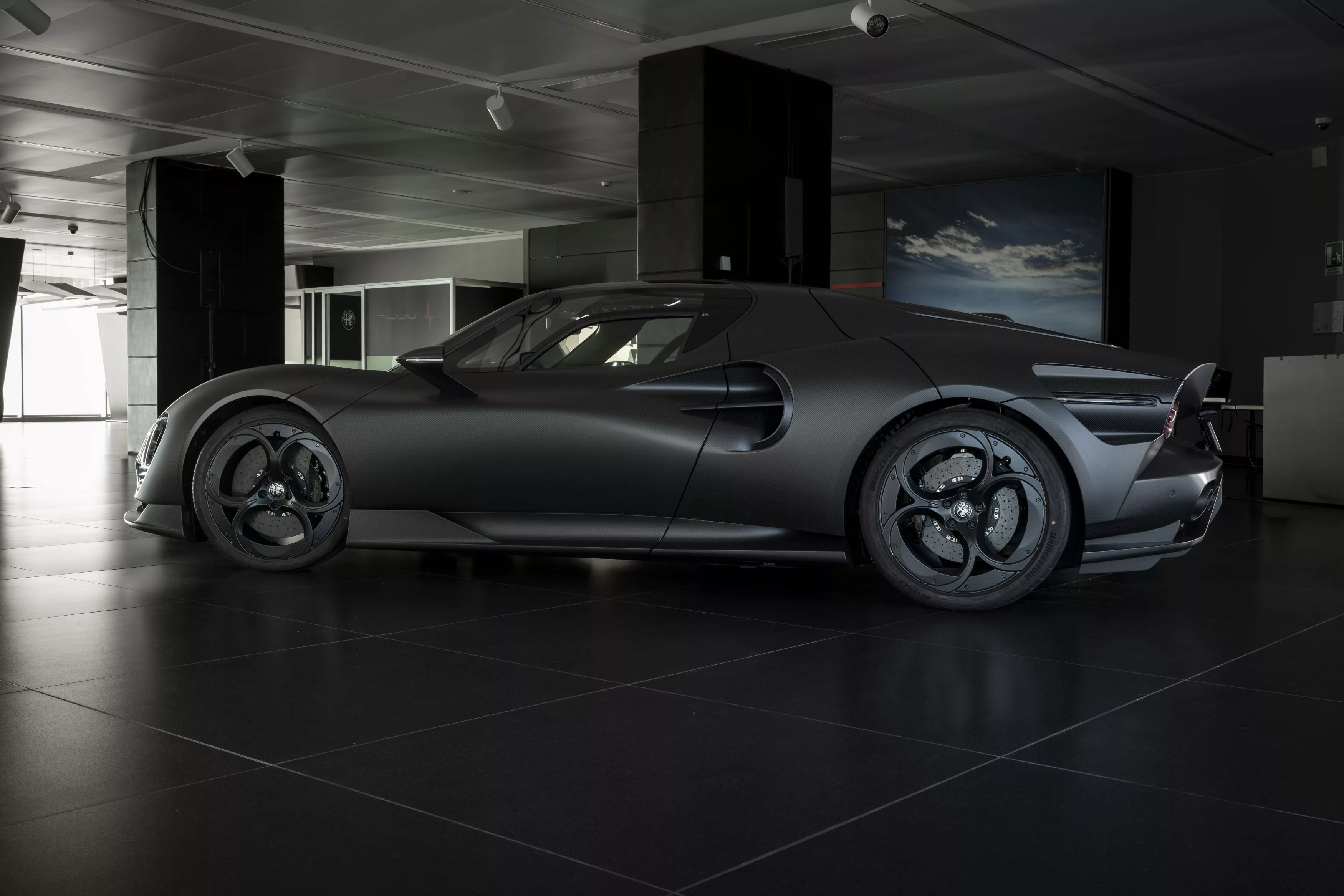 Alfa Romeo 33 Stradale Perla Nera