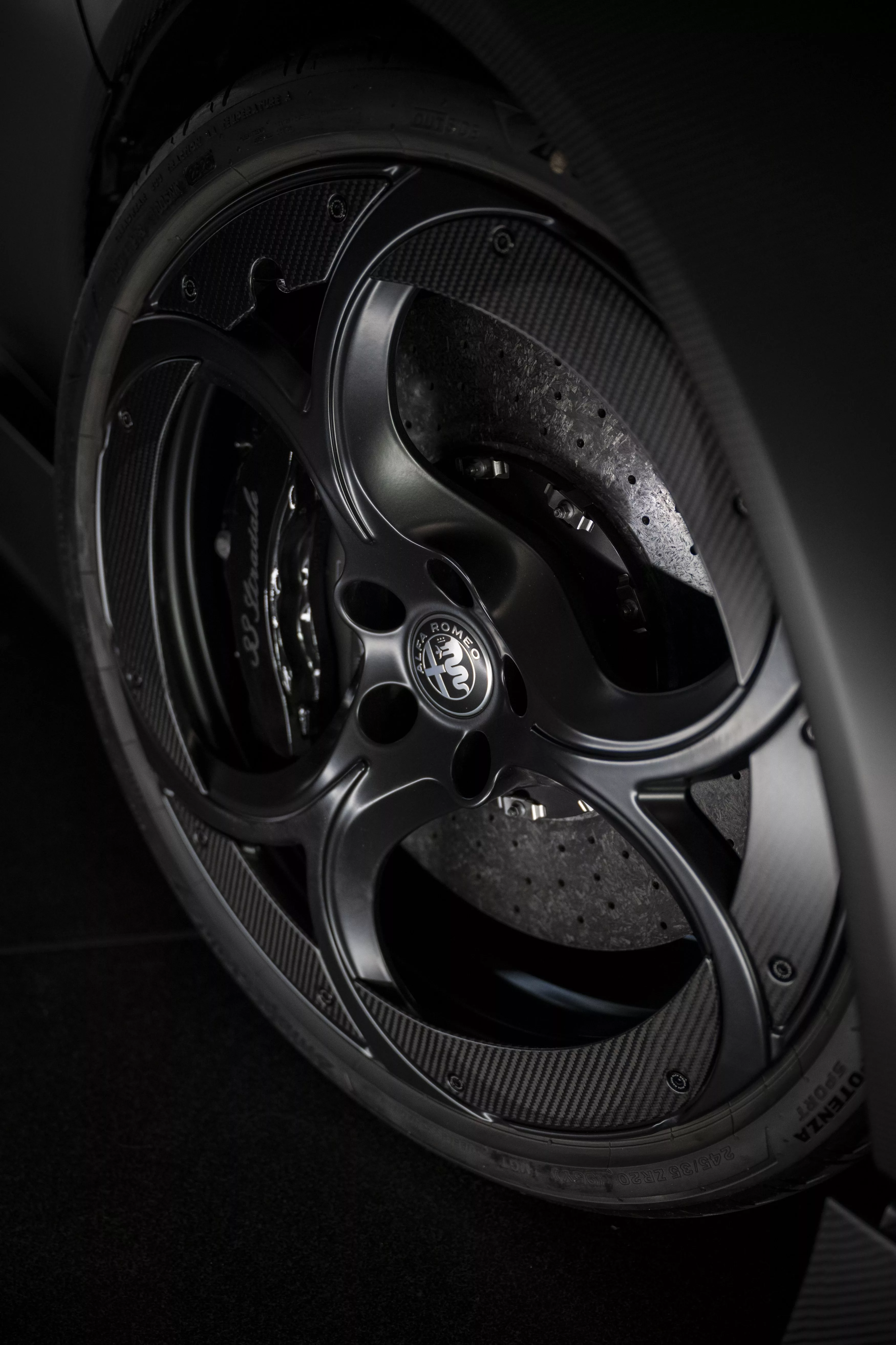 Alfa Romeo 33 Stradale Perla Nera
