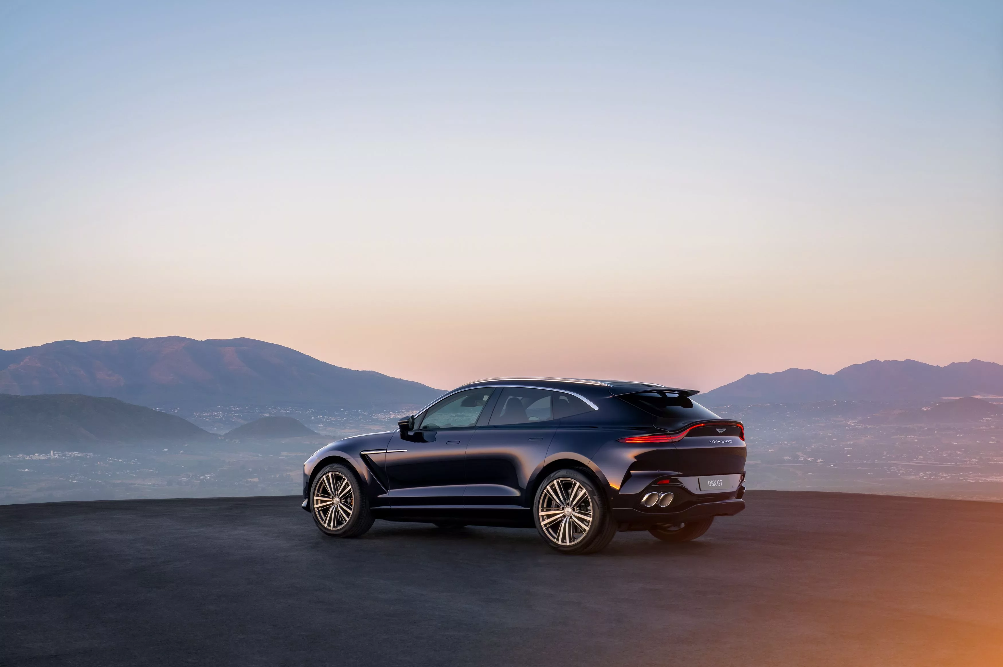 Aston Martin DBX GT