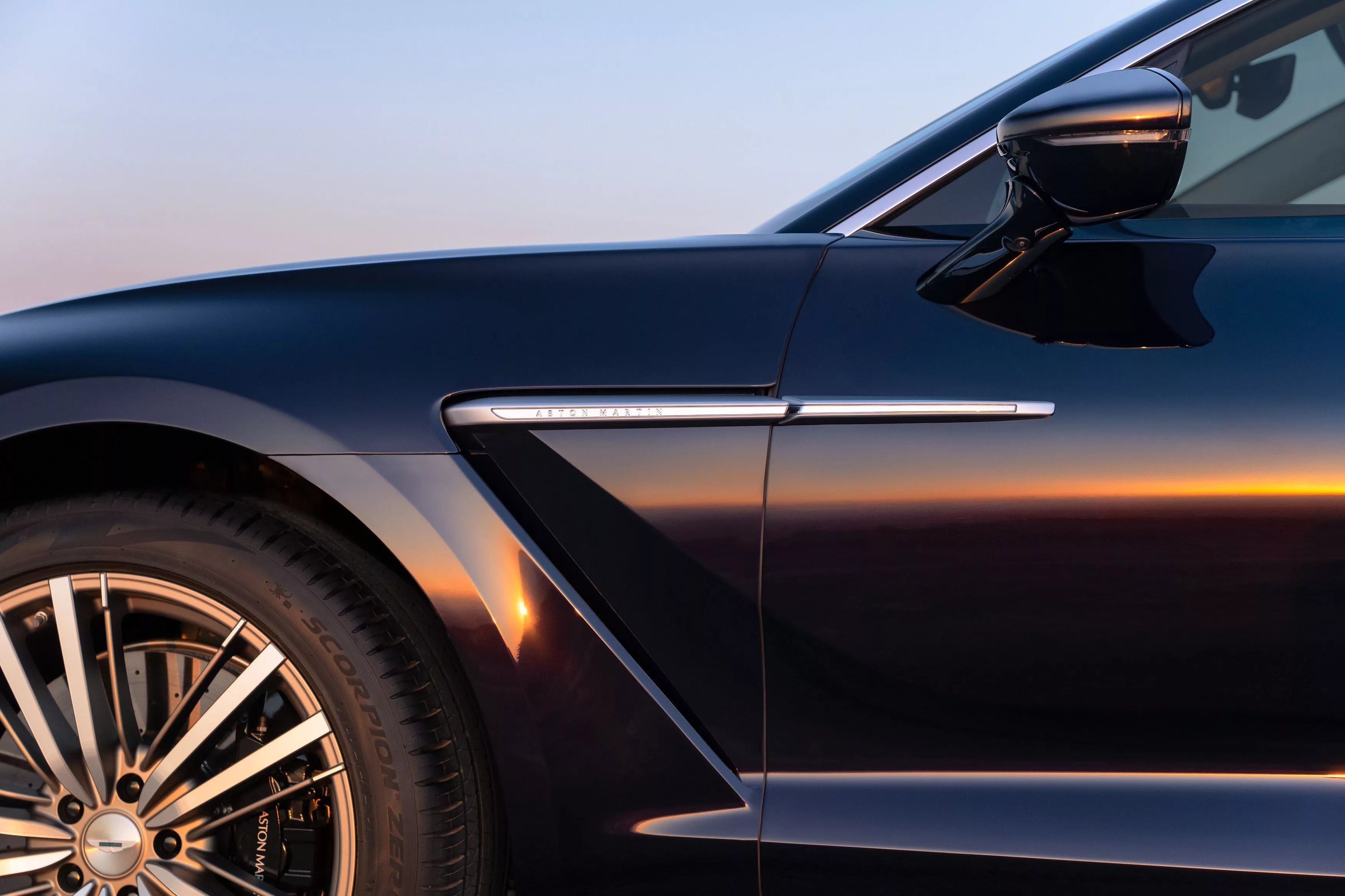 Aston Martin DBX GT
