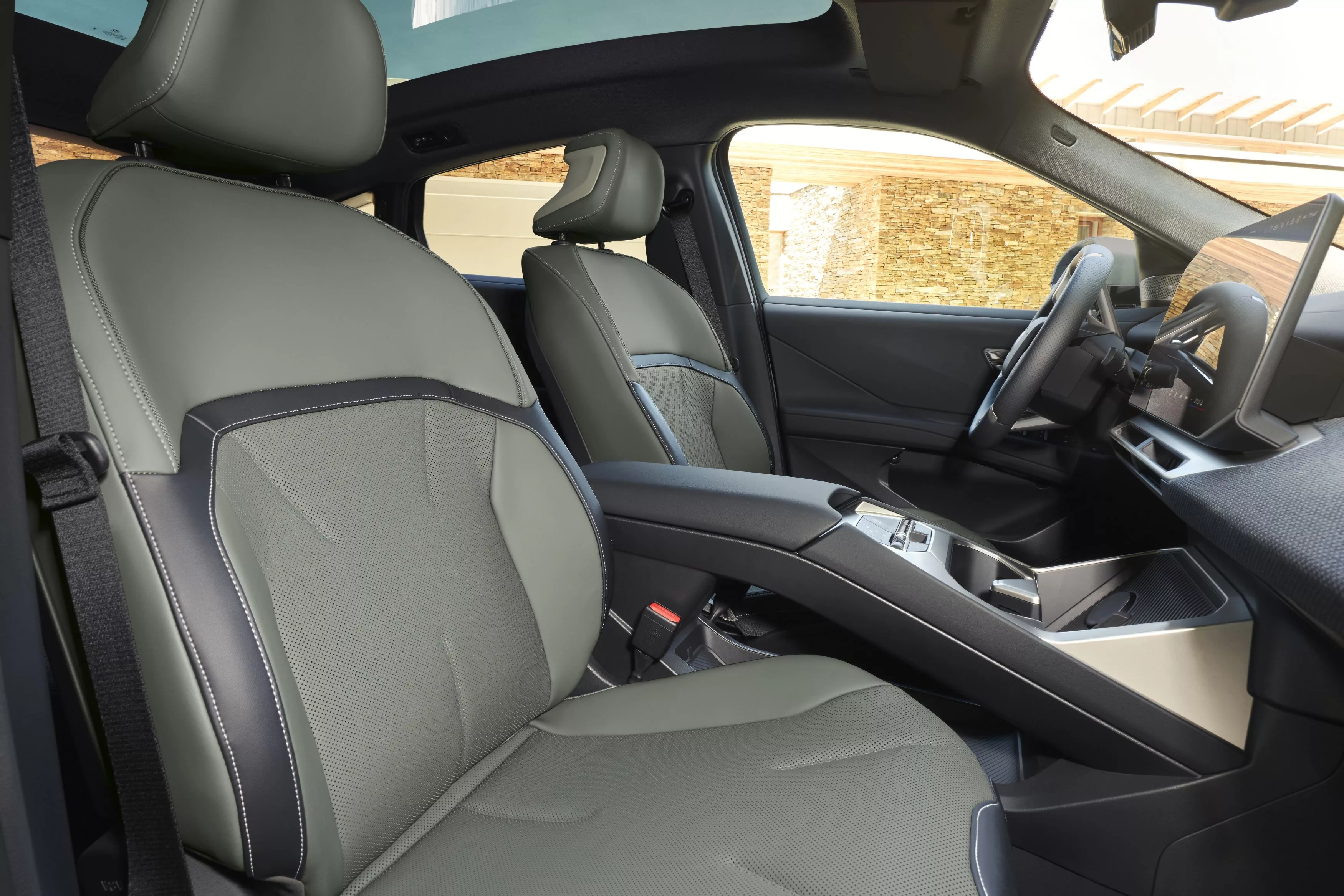 BMW iX4