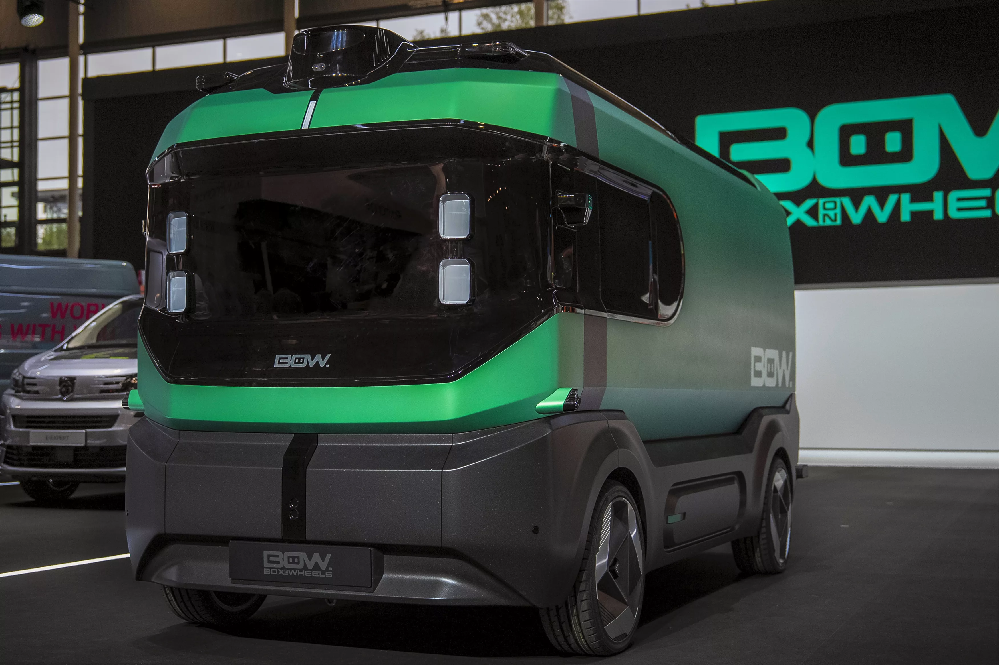BOW (Box on Wheels)