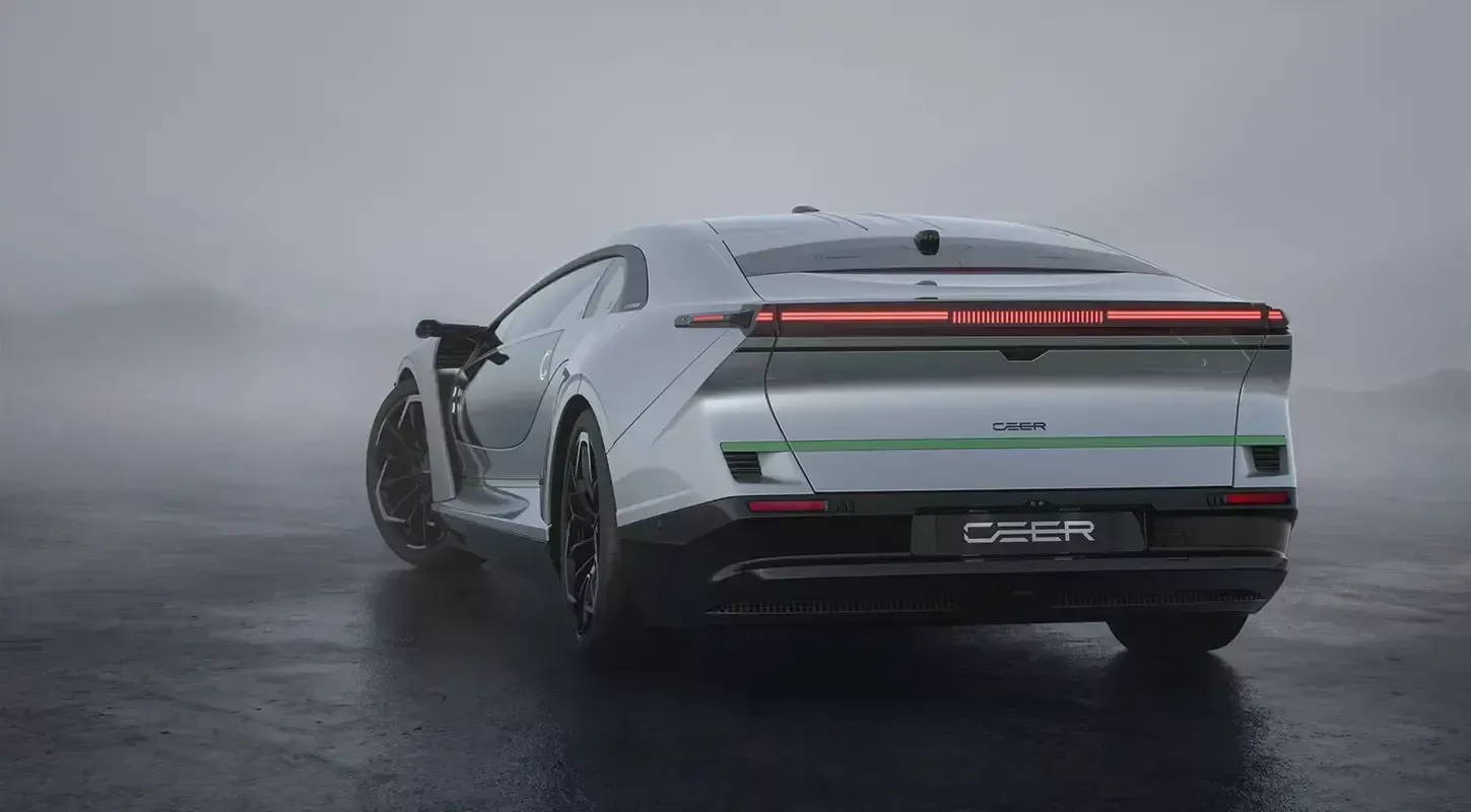 Ceer Exobot Sedan