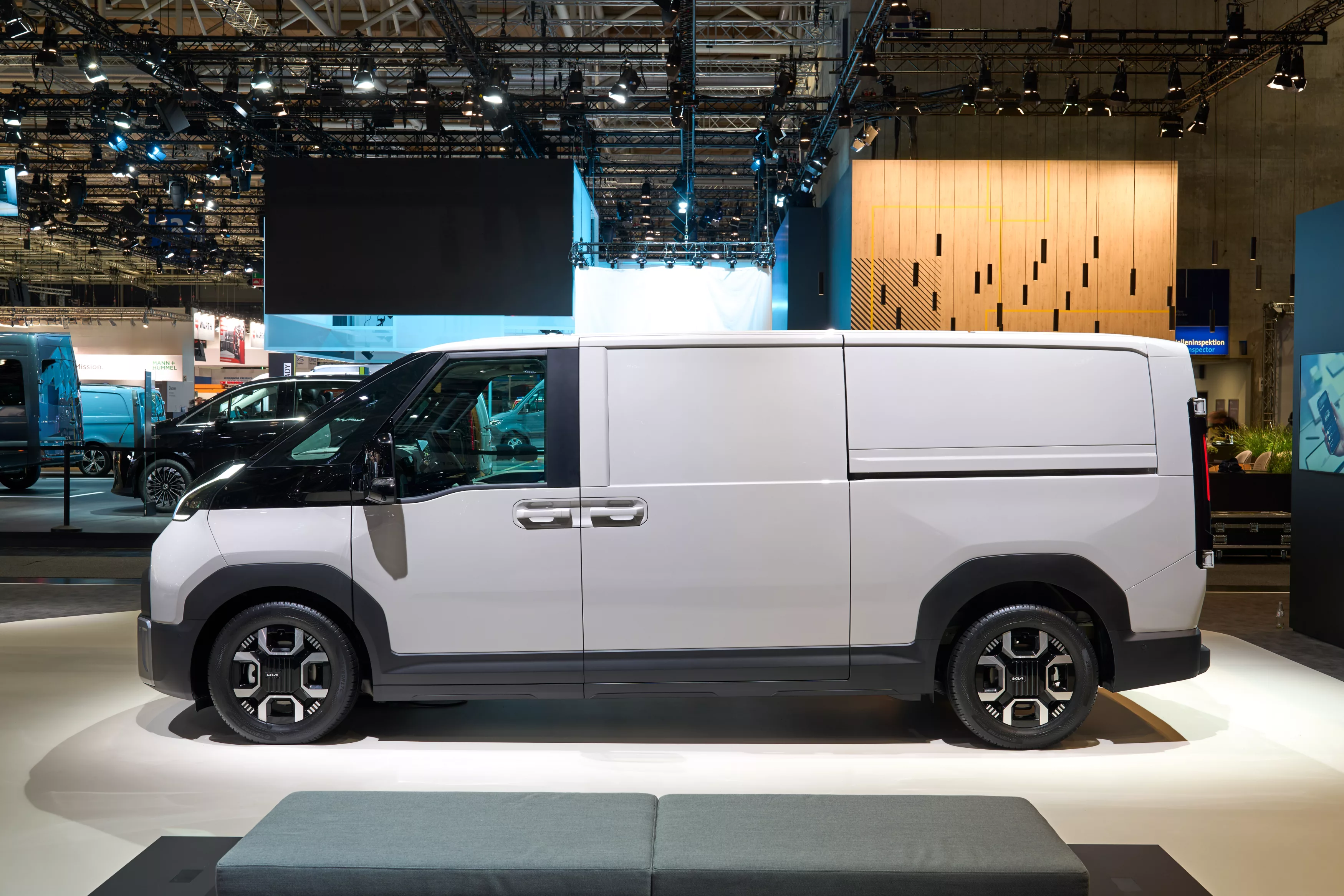 Kia PV7