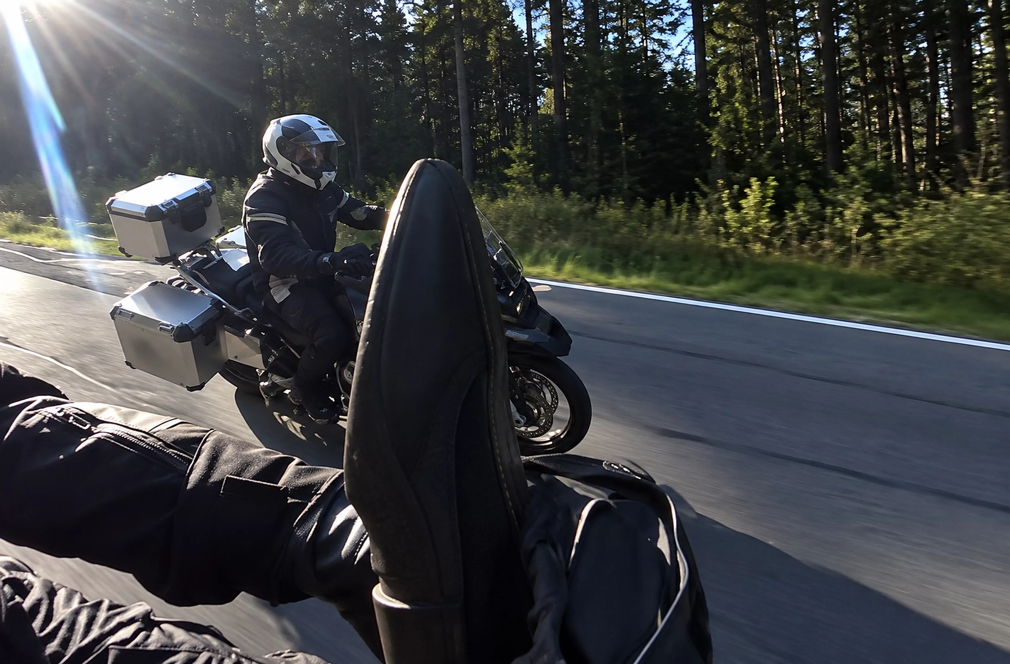 motorcycle_scene_3500px
