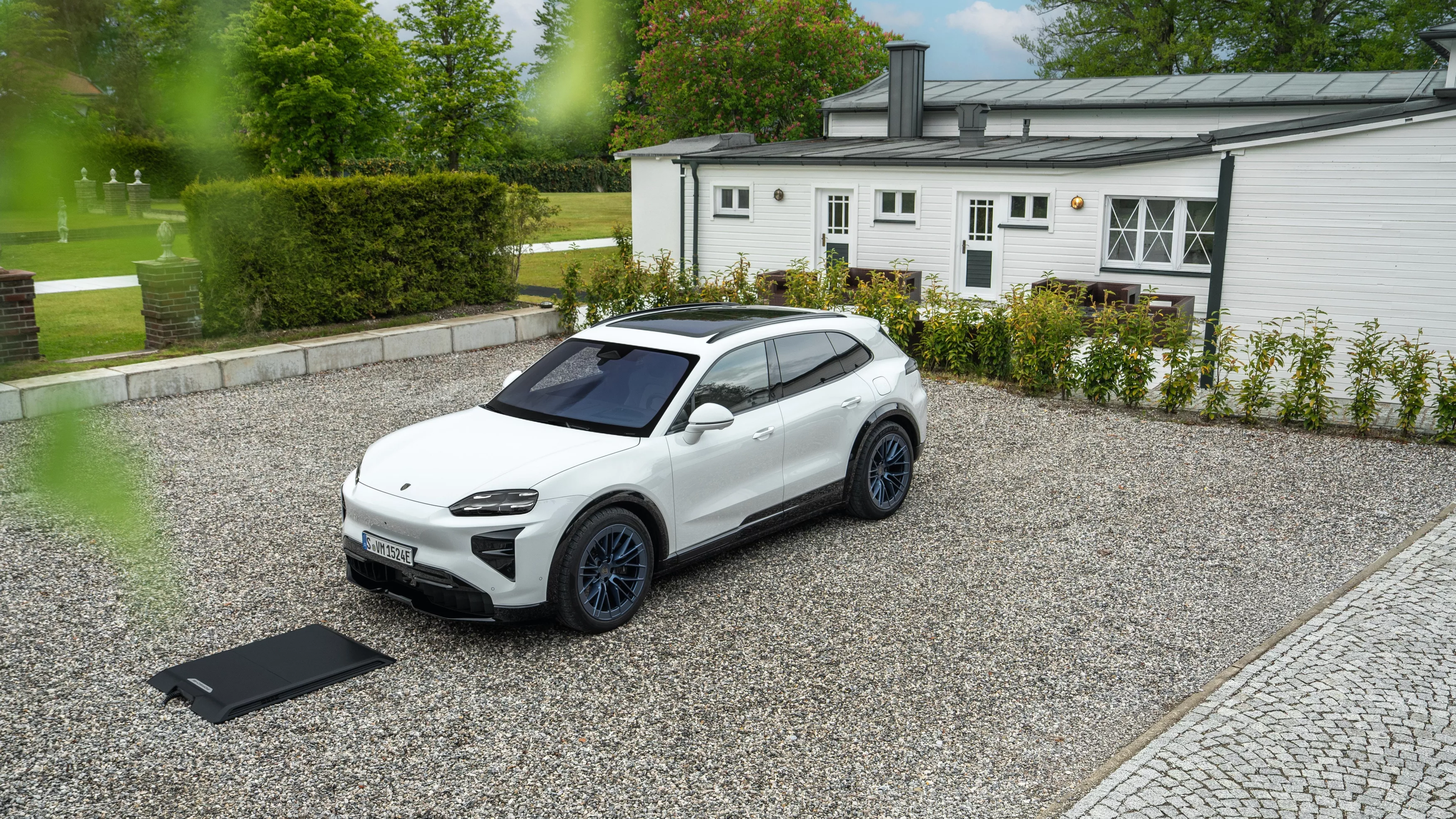 Porsche Cayenne Turbo Electric