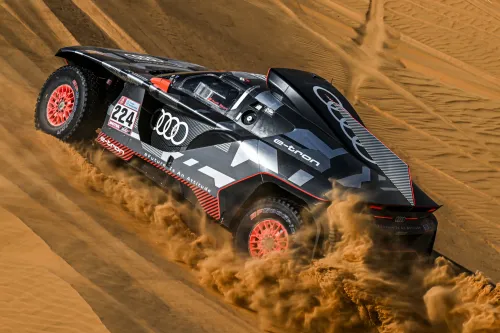auto.pub Audi RS Q e-tron 18.02.25