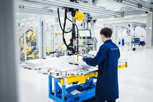 auto.pub BMW i7 Battery 08.04.26