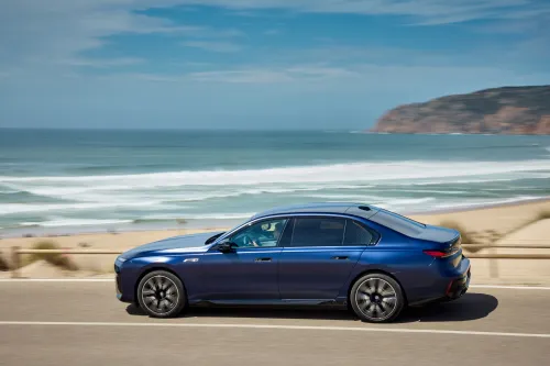 auto.pub BMW i7 M70 xDrive 28.11.25