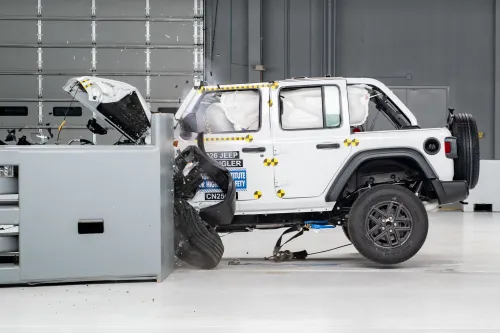 auto.pub Jeep Wrangler Crash-Test 09.03.26