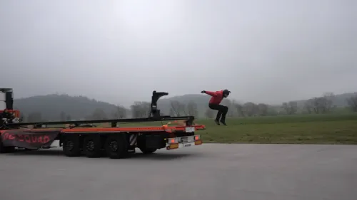 auto.pub Jump from Truck 10.02.26