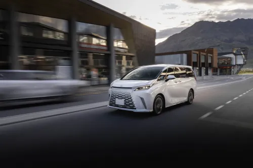 auto.pub Lexus LM 17.03.26