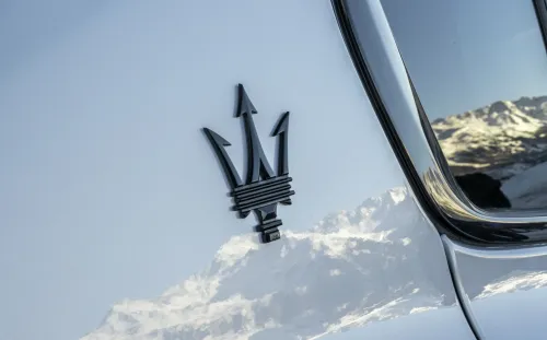 auto.pub Maserati logo 21.04.25