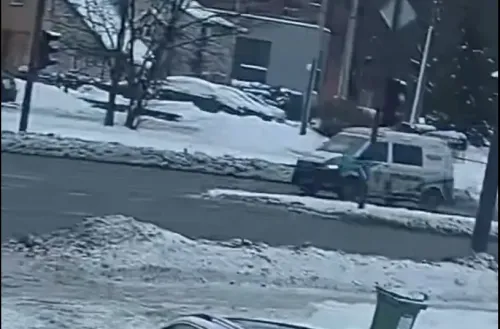 auto.pub Police car crash 09.02.26