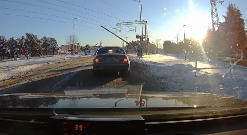 auto.pub Railroad crossing 24.01.26