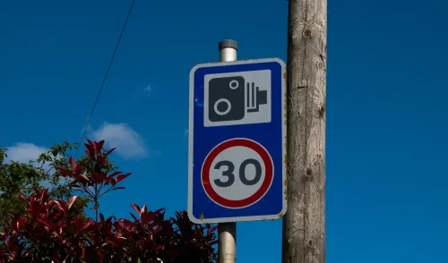 auto.pub Speetcamera Warning Sign 25.02.26