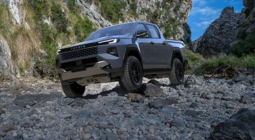 auto.pub Toyota Hilux 10.11.25