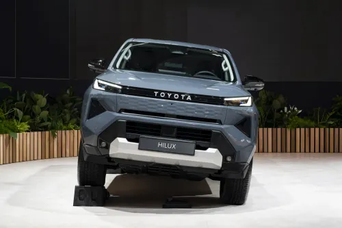 auto.pub Toyota Hilux BEV 12.01.26