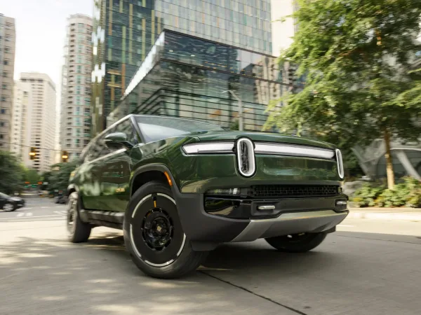 Rivian R1S