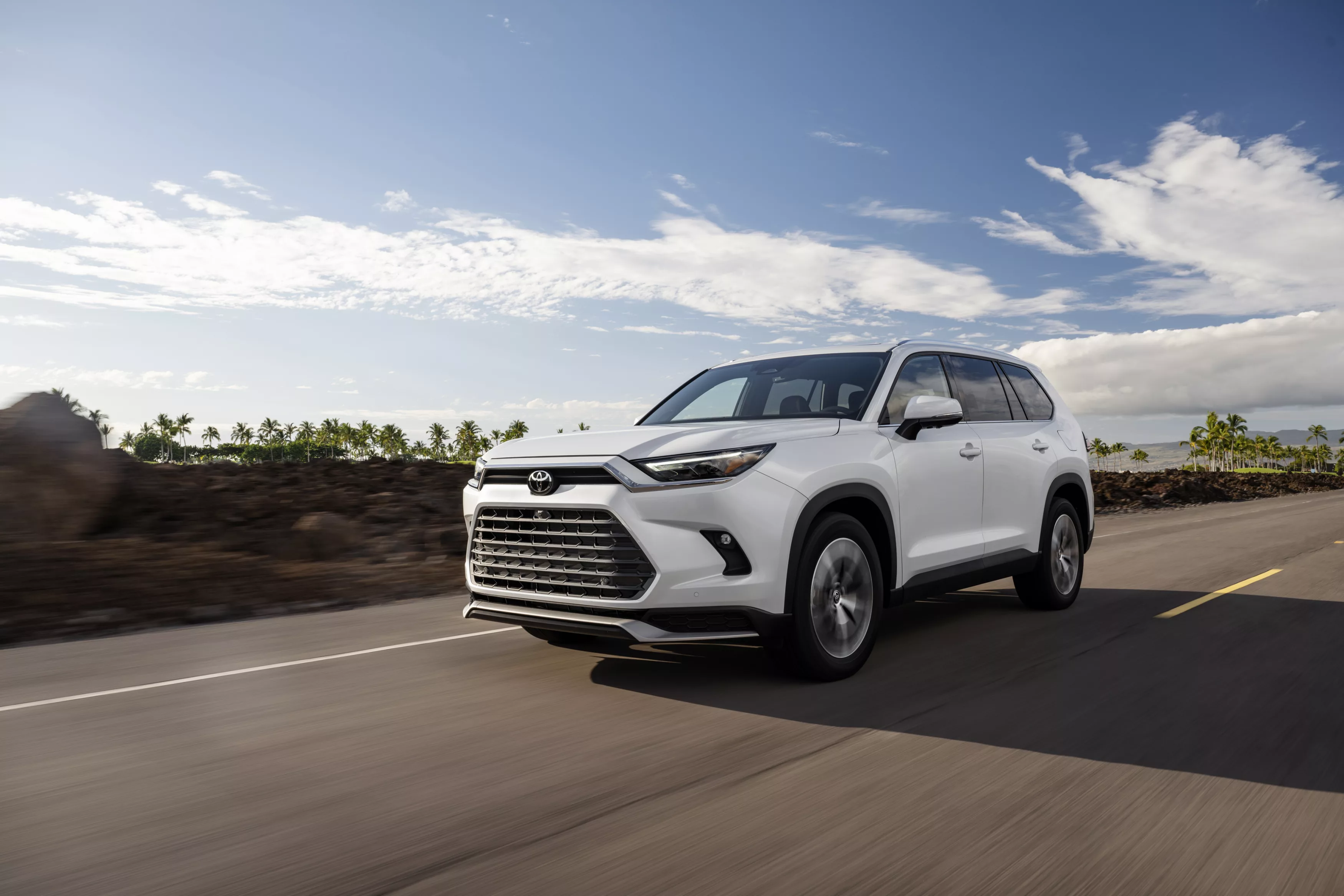 Toyota Grand Highlander Hybrid Woodland Edition