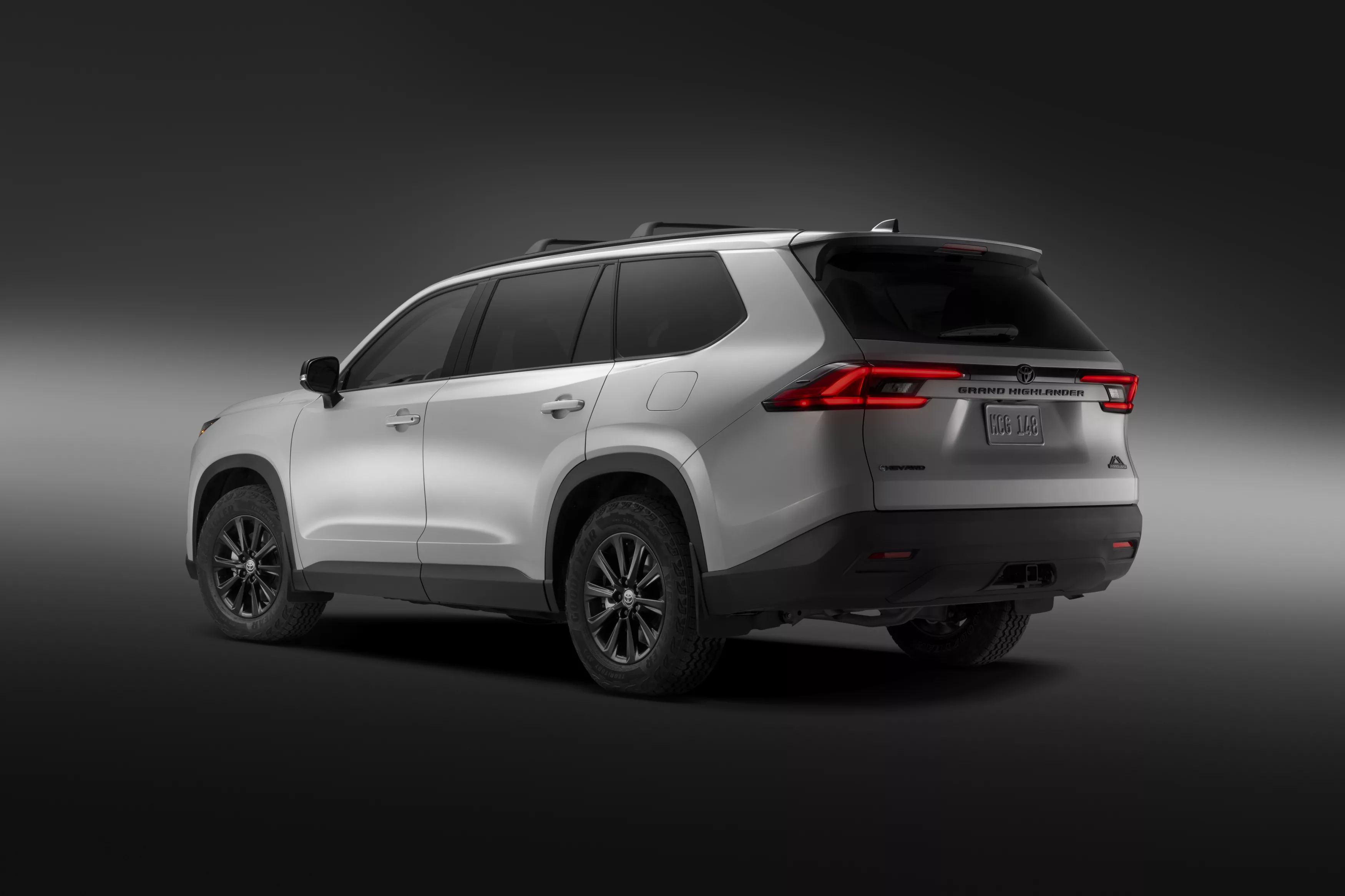 Toyota Grand Highlander Hybrid Woodland Edition