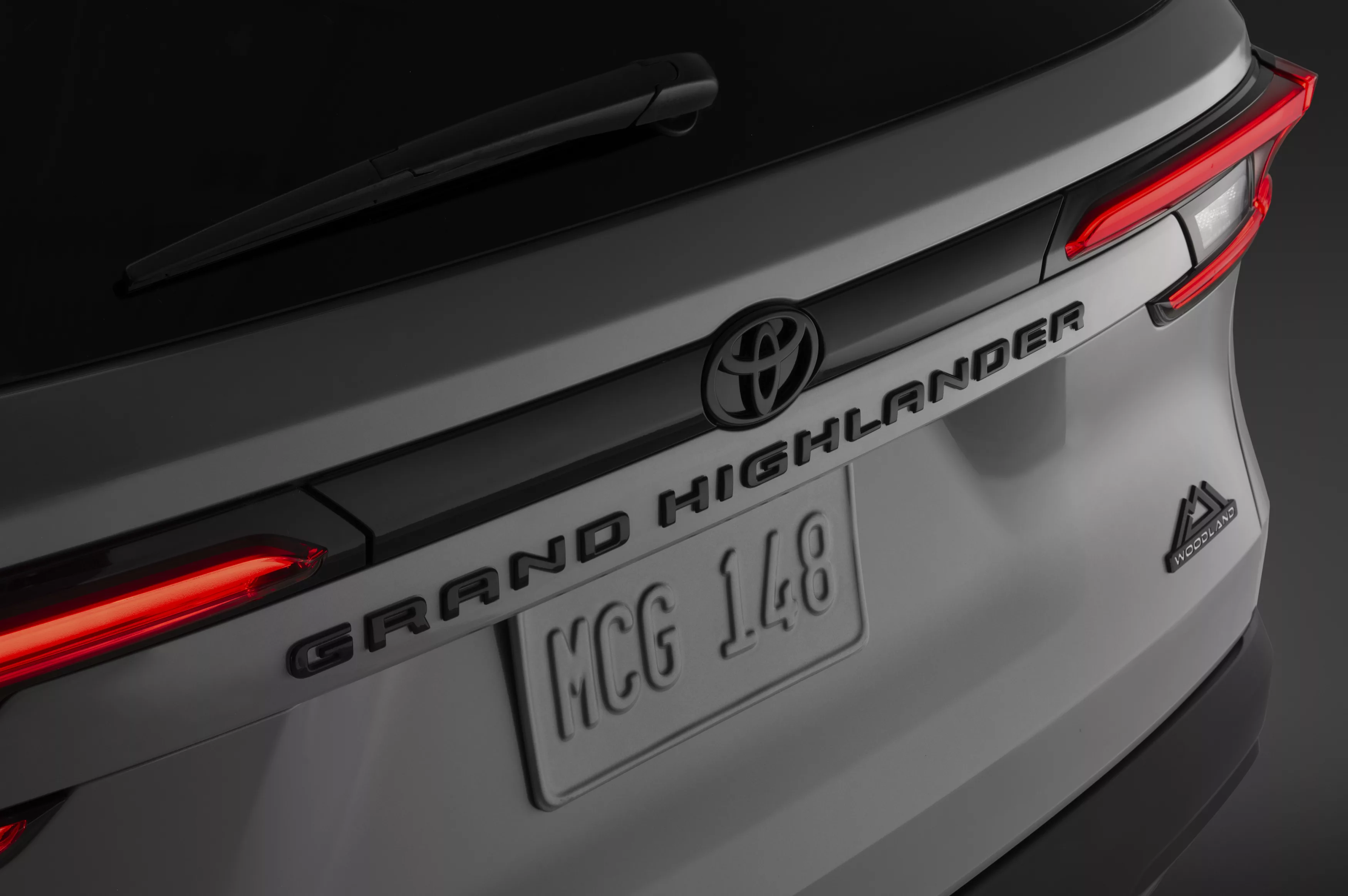 Toyota Grand Highlander Hybrid Woodland Edition