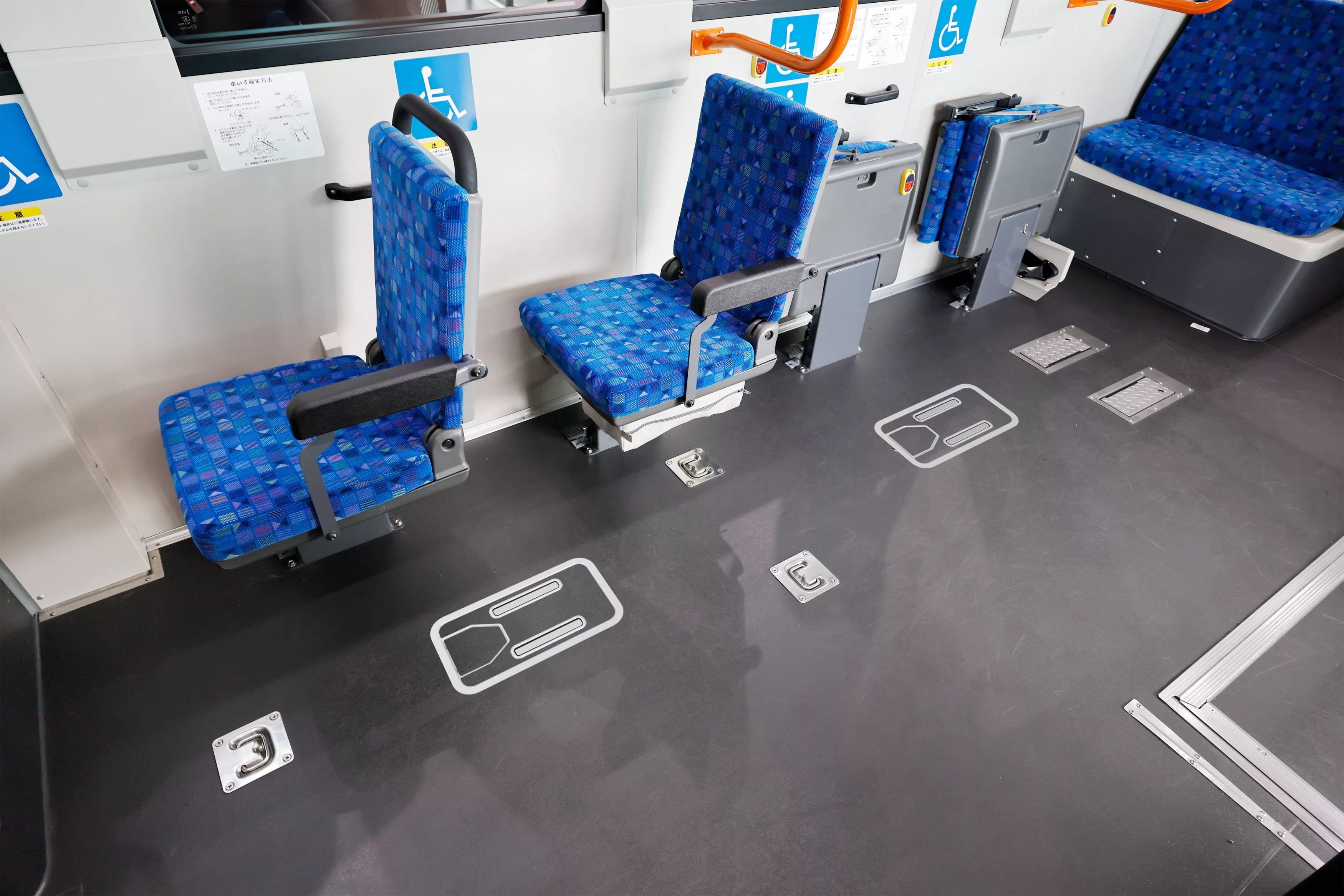 Toyota Launches New Fuel Cell Route Bus "Sora"