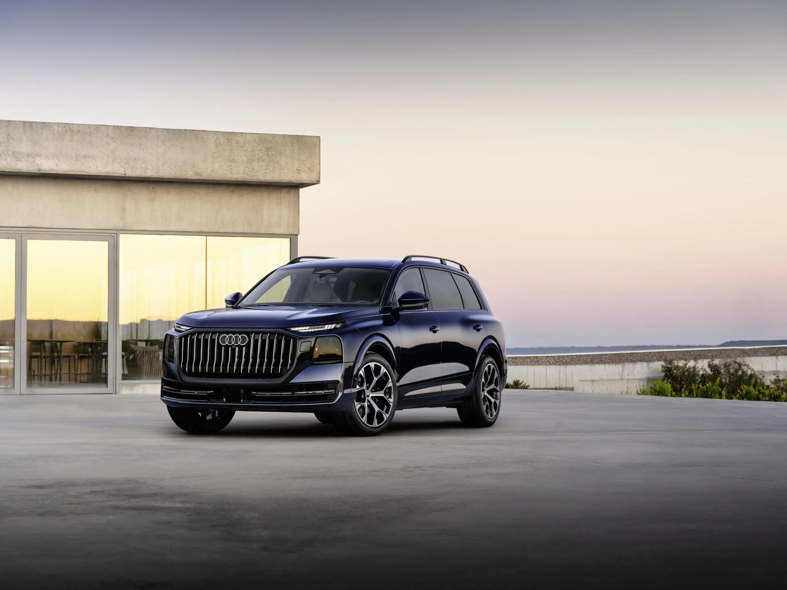 Audi Q9 ründab luksusklassi automaatuste ja kahe V6-diisliga – auto.pub