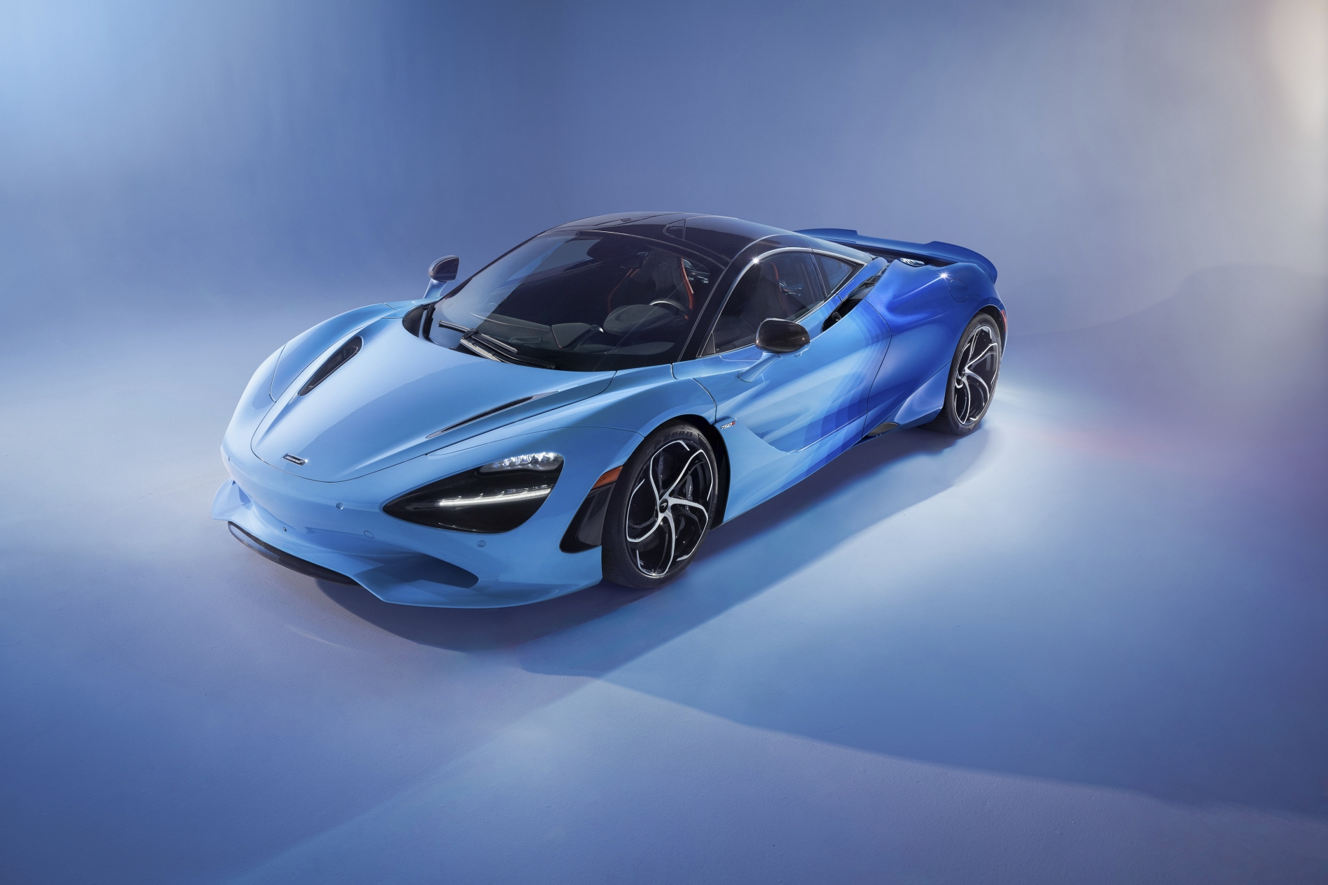 McLaren 750S Spectrum Theme: MSO's Innovative Paint Mastery – auto.pub