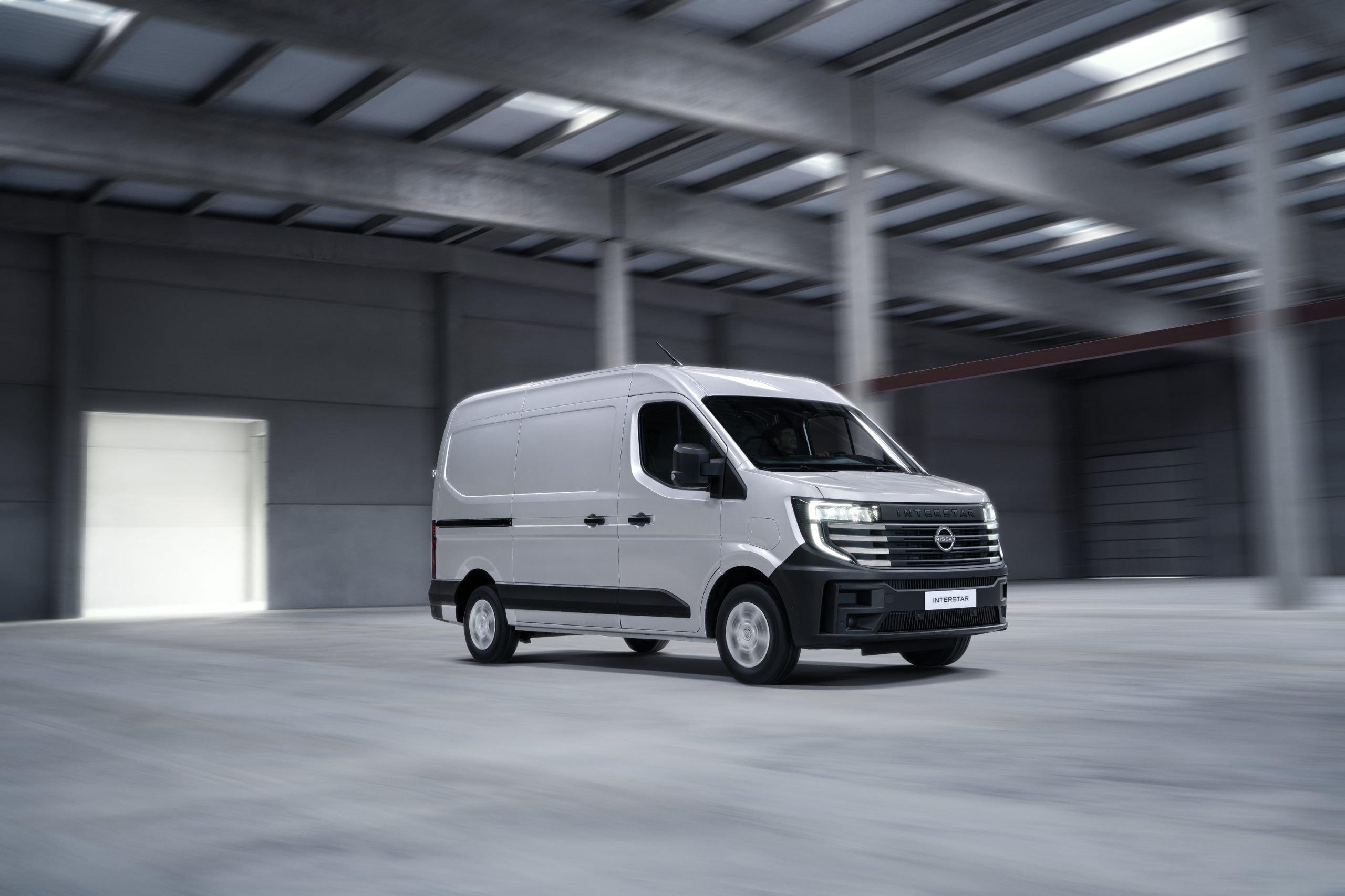 Nissan Unveils the Next-Generation Interstar at Tokyo Auto Show – auto.pub