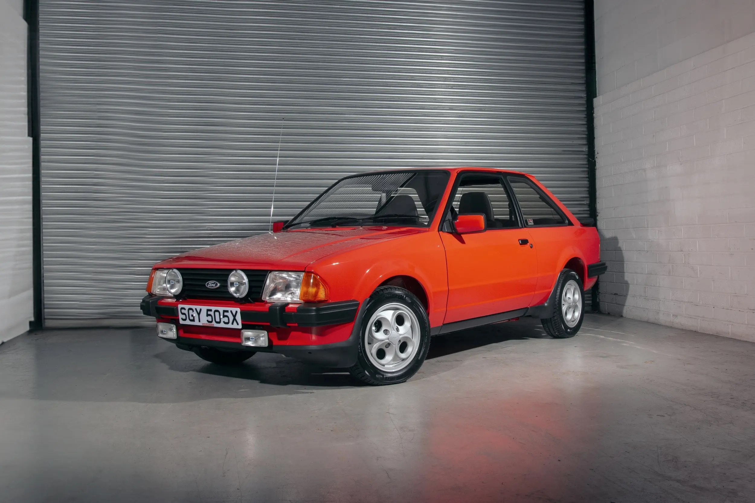 Inglismaal taastati 1981. aasta Ford Escort XR3 – auto.pub
